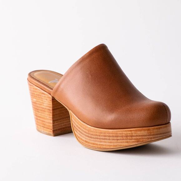 Fortress of Inca Ava Handmade Leather Women's Clogs - Picture 2 of 8